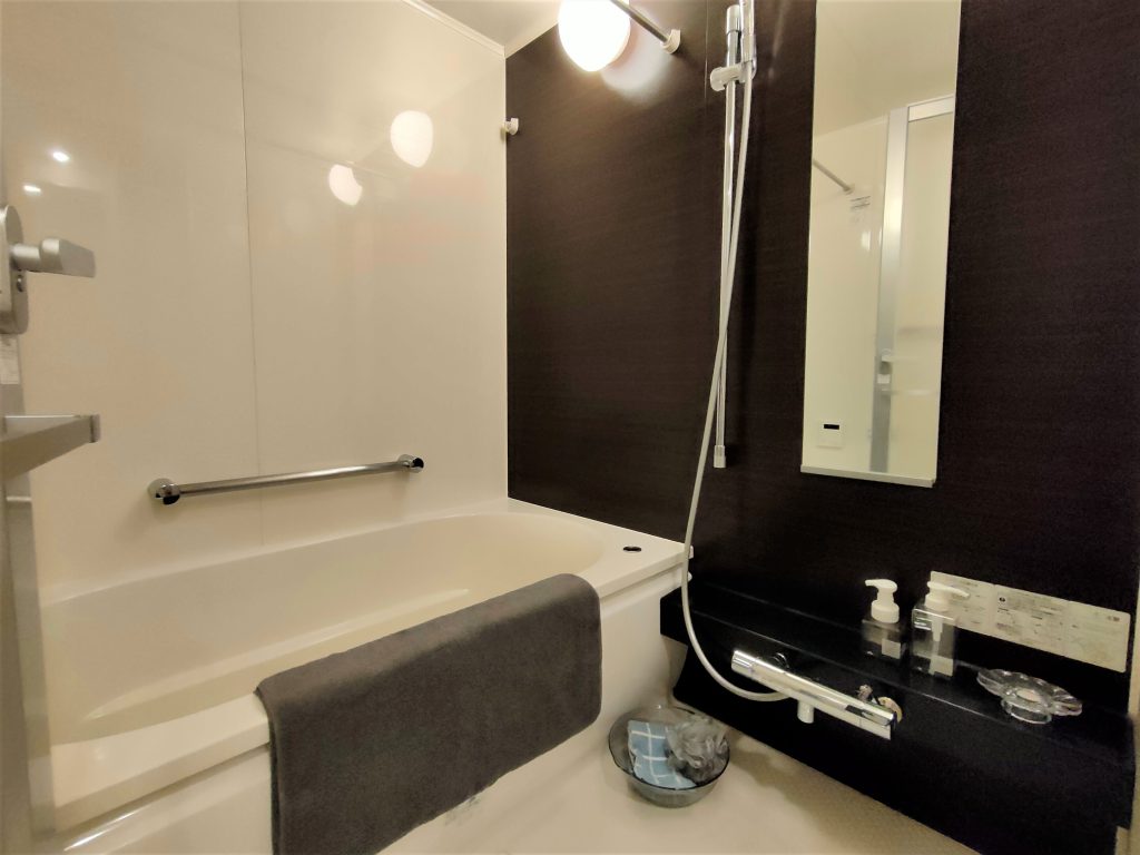 寛げる浴室は追炊き機能、浴室換気乾燥機能付きで快適にお使い頂けます。