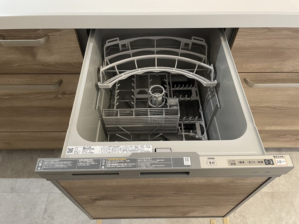 【設備】食洗機は洗浄力、高温の除菌効果、節水効果があります。家事の時短にもなります。