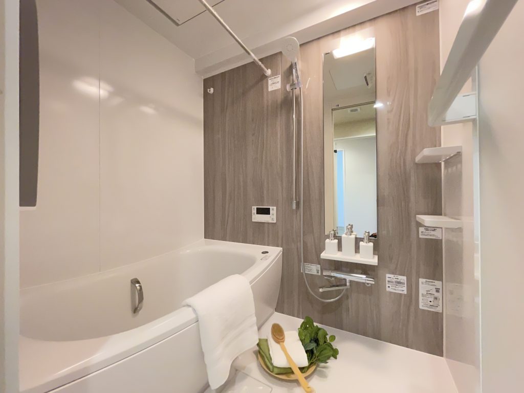 【浴室】 浴室は、オートバス、追炊き機能、浴室換気乾燥機能付きで快適にお使いいただけます。
