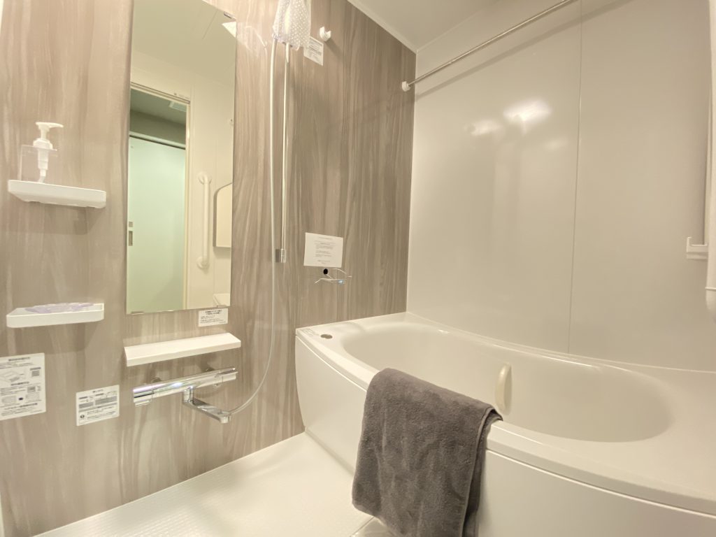 【浴室】 寛げる浴室は、浴室換気乾燥機能付きなので快適にお使いいただけます。