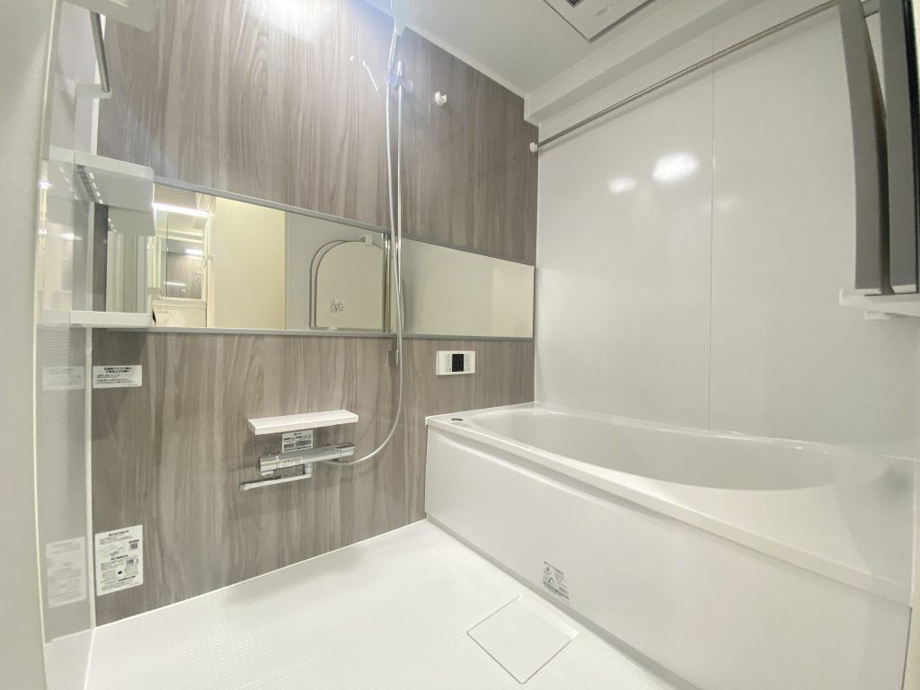 【浴室】 寛げる浴室は、追い炊き機能、浴室換気乾燥機能付きで快適にお使いいただけます。