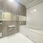 【浴室】 寛げる浴室は、追い炊き機能、浴室換気乾燥機能付きで快適にお使いいただけます。