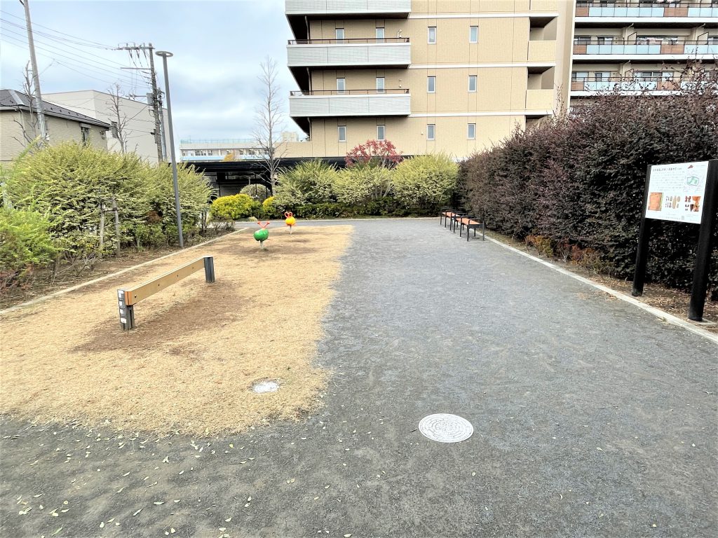 【プレイロット】公園が整備されているので、安心してお子様と一緒に遊んでいただけます。