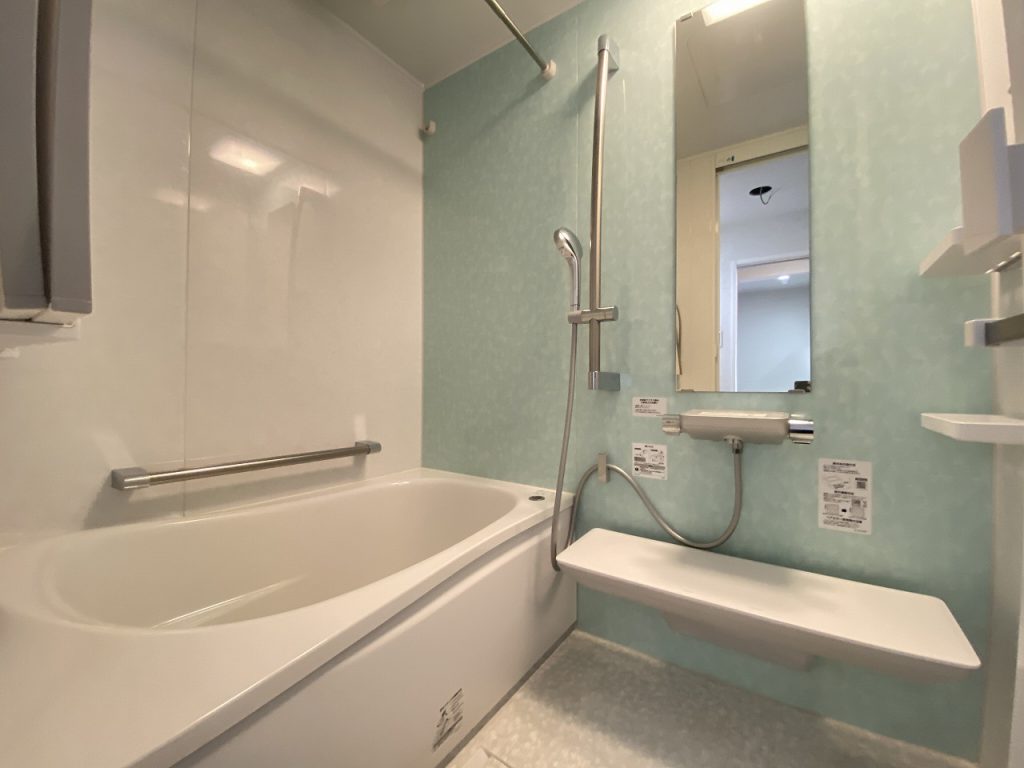 【浴室】 寛げる浴室は、追い炊き機能、浴室換気乾燥機機能付きで快適にお使いいただけます。