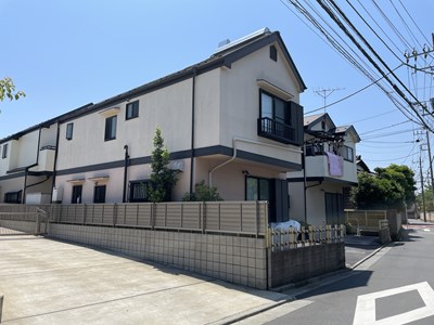 【現地】 LDKは約11帖の広さ、グルニエ（小屋裏収納）、出窓5か所、全居室に収納があります。