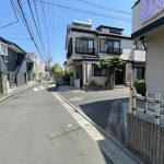 【前面道路】 設備は、公営水道、都市ガス、本下水が整備されています。