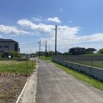 【前面道路】 設備は、公営水道、浄化槽、個別プロパンガスになります。