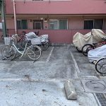 【駐輪場・バイク置き場】 駐輪場の様子です。月額　300円になります。バイクは、原付月額　300円、中型月額500円、大型月額700円です。空き状況は随時ご確認をお願いいたします。