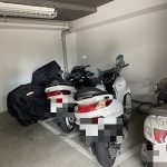 【バイク置き場】 バイク置き場の様子です。2024年8月17日現在は空き有り。月額　1500円になります。空き状況は随時ご確認をお願いいたします。