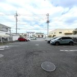 【駐車場】 駐車場の様子です。空き状況は随時ご確認ください。