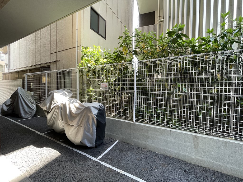 【バイク置き場】バイク置き場は月額500円になります。空き状況は随時ご確認ください。