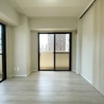 【洋室】 洋室は3部屋あります。全てのお部屋に収納があるので家具を置かなくてもたくさんの洋服が収納できます。