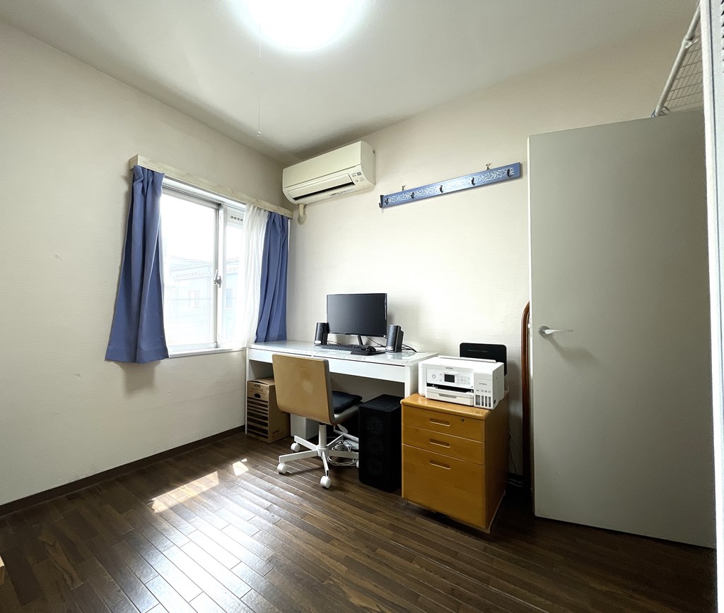 【洋室】 洋室は2部屋あります。全てのお部屋に収納が付いています。