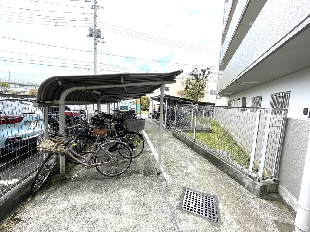 【駐輪場】 駐輪場の様子です。空き状況は随時ご確認ください。