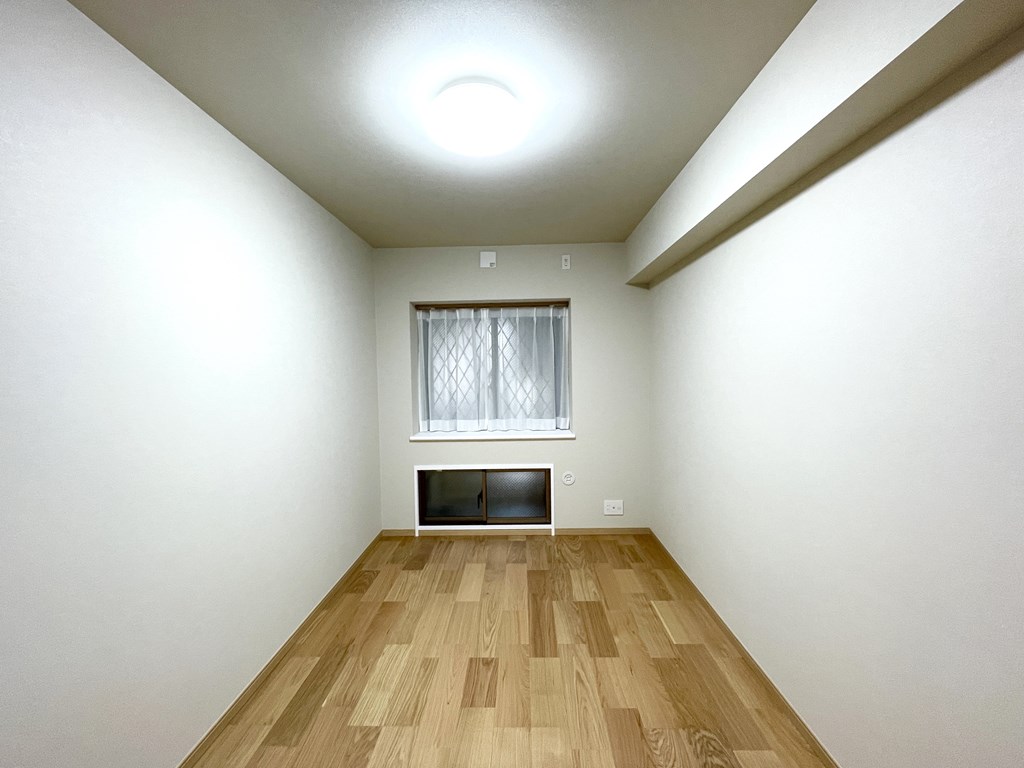【洋室】 洋室は3部屋あります。全てのお部屋に窓があります。