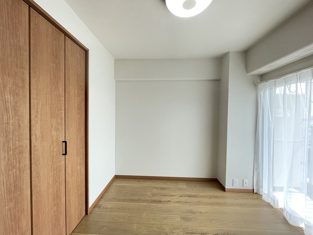 【洋室】 洋室は3部屋あります。全てのお部屋に収納完備。ウォークインクローゼット、フトンクローゼット等がついています。