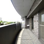 【バルコニー】 南向きのバルコニーは広さがあるので、お洗濯物を一度にたくさん干すことができます。