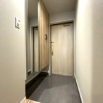 【玄関】 大容量のシューズボックス完備。ご家族皆さんの靴を収納していただけます。