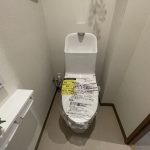【トイレ】 清潔感のあるトイレはウォシュレット一体型になっています。