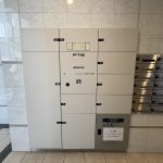 【宅配ボックス】 宅配ボックス完備。不在時にも荷物の受け取りができるので便利です。