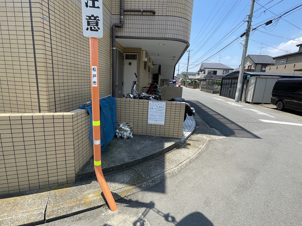 【ゴミステーション】 境界北東の様子です。