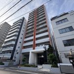 【外観】 2006年2月築。商業施設充実、図書館や市役所も徒歩圏内にある便利な住環境が揃っています。