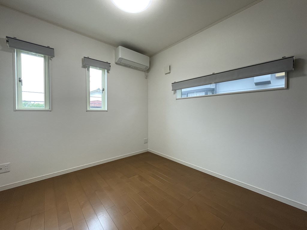【洋室】 4LDKの間取り。全てのお部屋に収納があります。