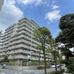 【外観】 総戸数91戸。南向き4階のお部屋のご案内。長谷川工務店による施工のマンションです。