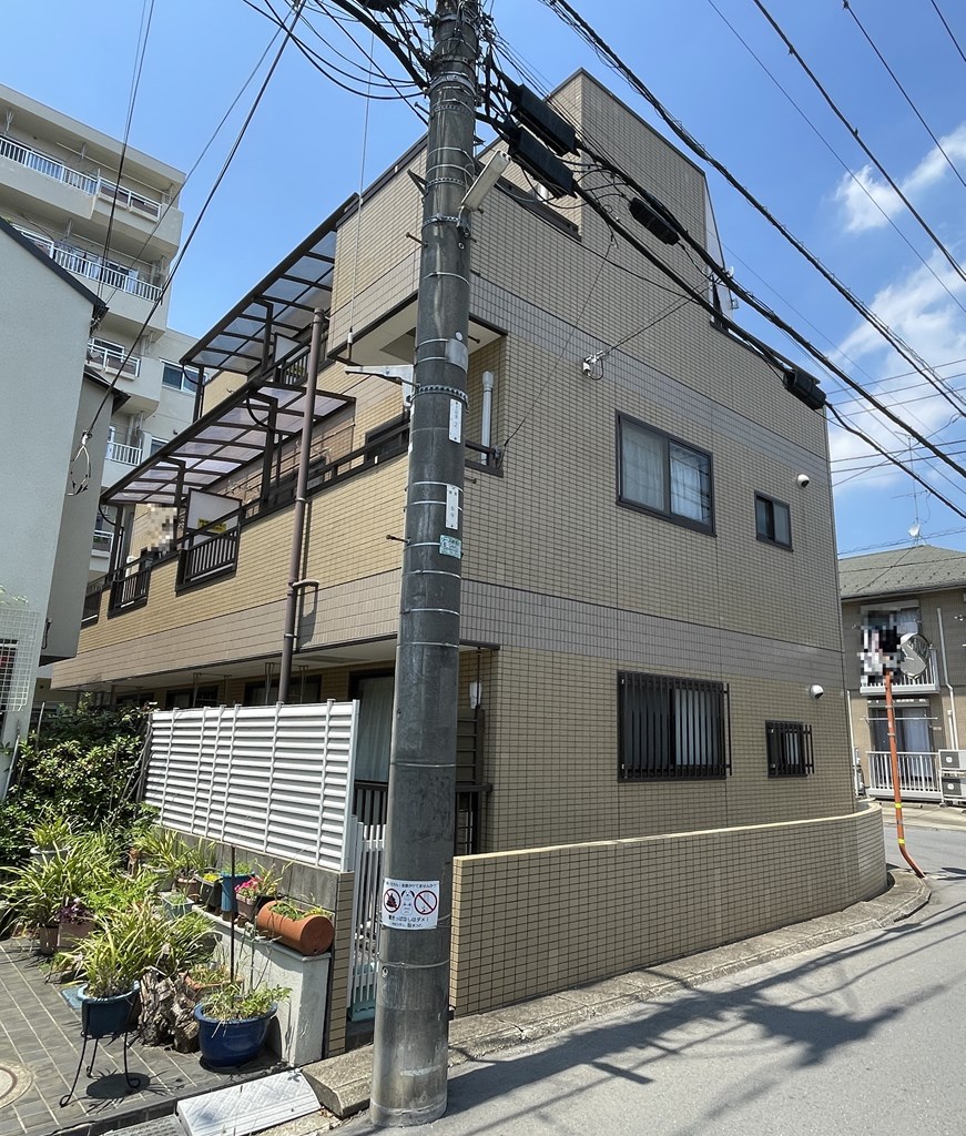 【外観】 外観南東側の様子です。