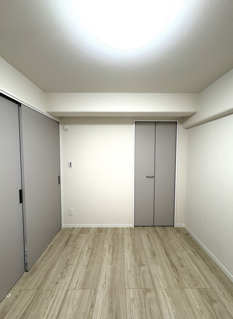 【洋室】 洋室は3部屋あります。全てのお部屋が引き戸仕様。全てのお部屋に収納完備です。