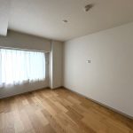 【洋室】 洋室は4部屋あります。全てのお部屋に収納完備。ウォークインクローゼットもあります。