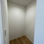 【納戸】 納戸もあります。約1.1帖の広さです。