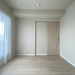 【洋室】 洋室は4部屋あります。全てのお部屋に収納がついています。