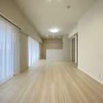 【現地】レイディアントシティ印西牧の原アクア・ヴィラは、駅チカのペットと暮らせるマンションです。リノベーション済みなのですぐに新生活が始められます。オートロックシステム・宅配ボックス完備。お電話ください。