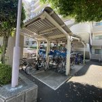 【駐輪場】 駐輪場の様子です。駐輪場は月額　150円～200円。バイク置き場は月額　1000円になります。空き状況は随時ご確認ください。