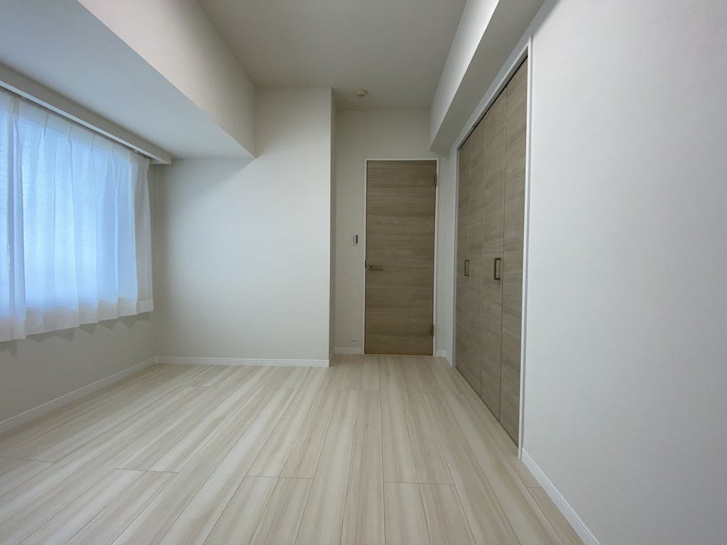 【洋室】 洋室は3部屋あります。全てのお部屋に収納が備わっています。