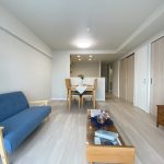 【現地】レールシティ津田沼は、2駅利用可能な便利な立地にあるリノベ済マンション。1991年築、オートロックシステム有り、南西向き5階のお部屋です。日当たりも風通しも良好。すぐに新生活が始められます。