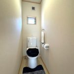 【2階トイレ】2階のトイレの様子。トイレが2か所あるので便利です。