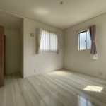 【洋室】 洋室は4部屋あります。全てのお部屋に収納がついています。