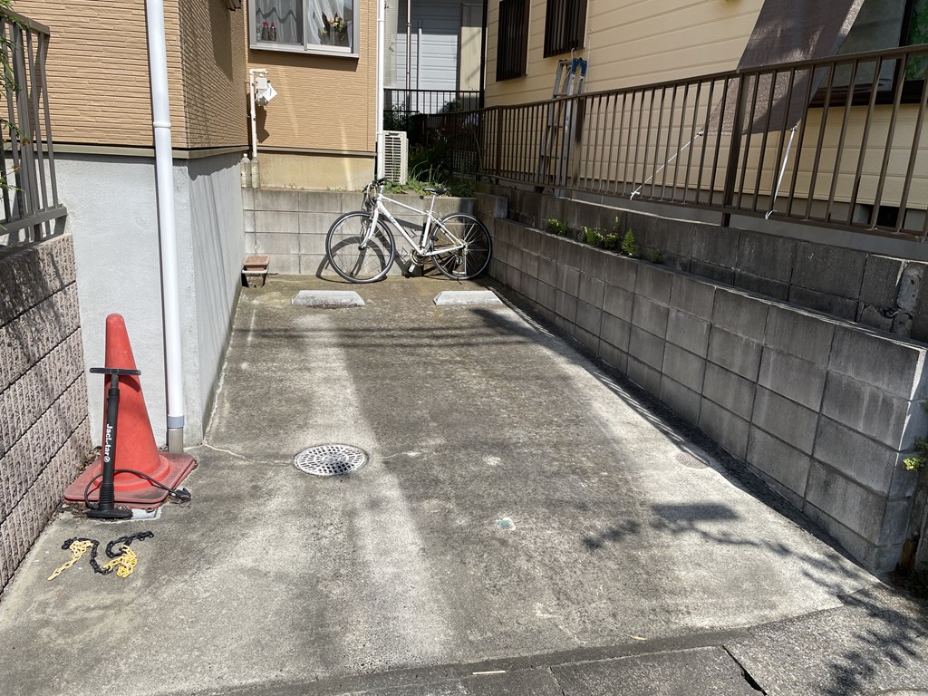 【駐車場】カースペースの様子です。