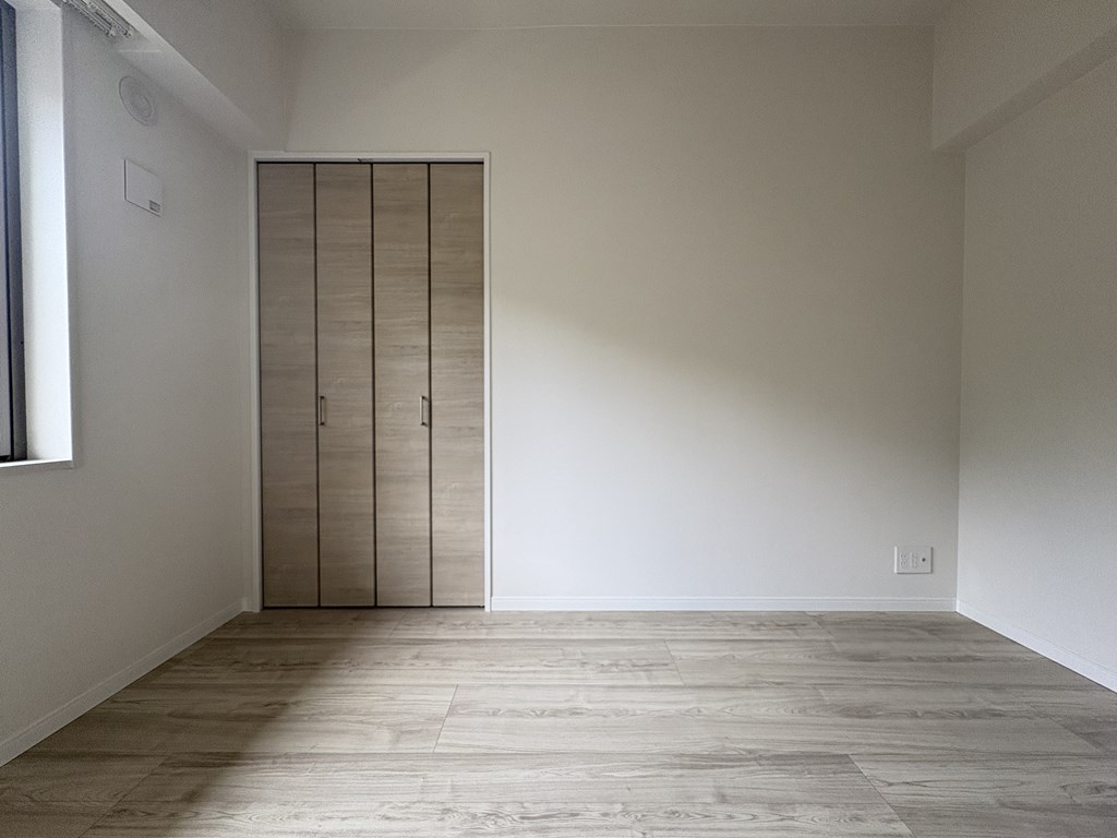 【洋室】 洋室は4部屋あります。全てのお部屋に収納、窓があります。