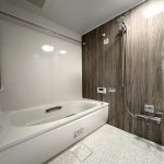 【浴室】  寛げる浴室は追い炊き機能、浴室換気乾燥機能付きで快適なバスタイムをお過ごしいただけます。