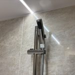 【浴室照明】 浴室の照明。調光可能なので、ゆったりとしたバスタイムをお過ごしいただけます。