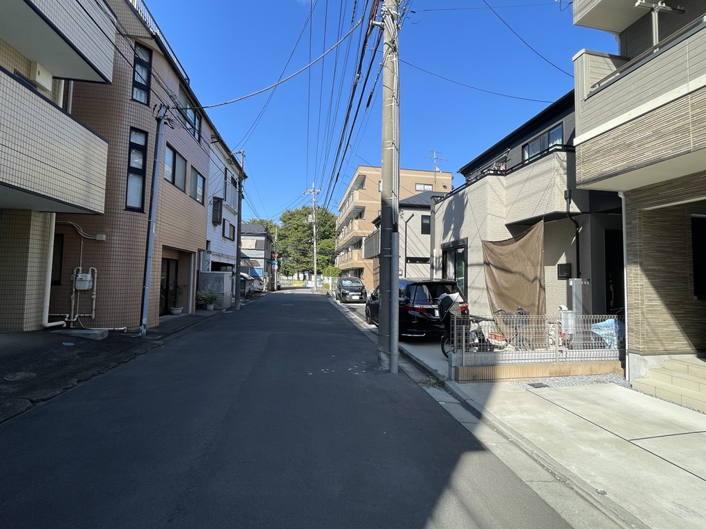 【前面道路】 全面道路の様子。南側　幅員　約6.0ｍ公道です。