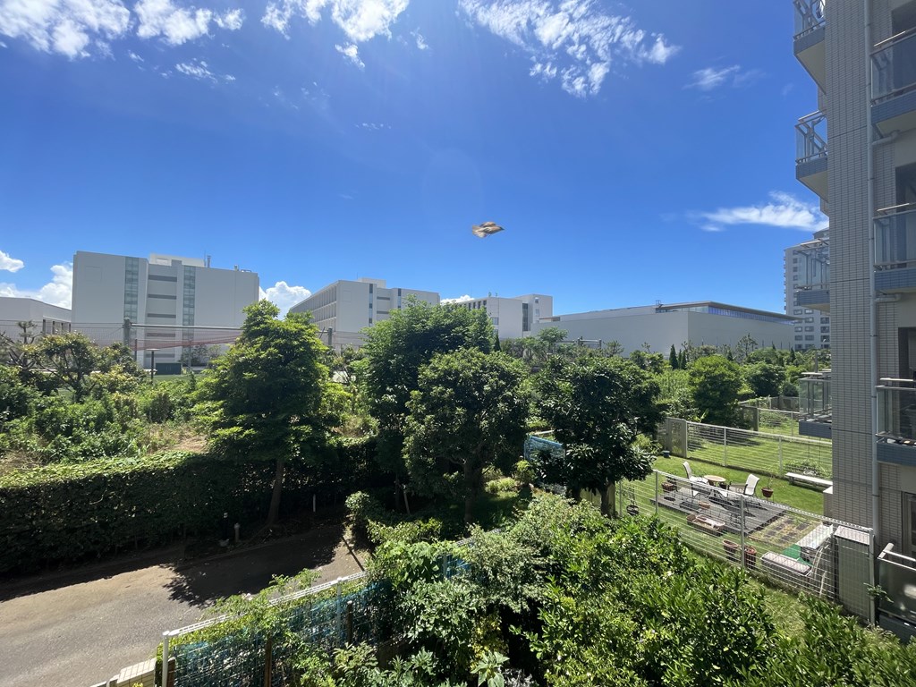 【眺望】 バルコニーからの眺望です。目の前が開けているので、開放感を感じていただけます。