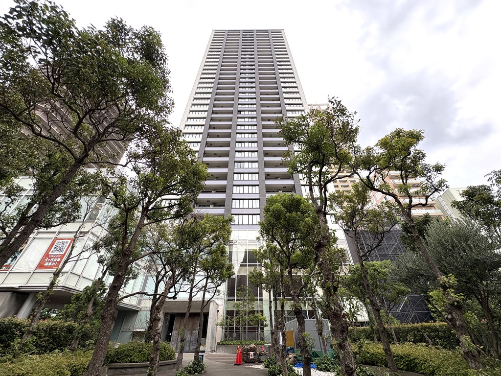 【外観】 地上34階、地下1階だての19階部分の角部屋になります。フルリノベーション済みなので綺麗ない部屋ですぐに新生活が始められます。