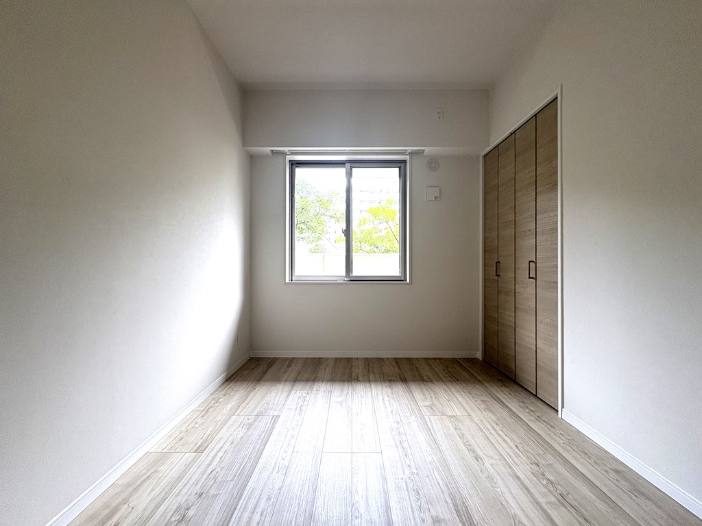 【洋室】 洋室は4部屋あります。全てのお部屋に収納、窓があります。