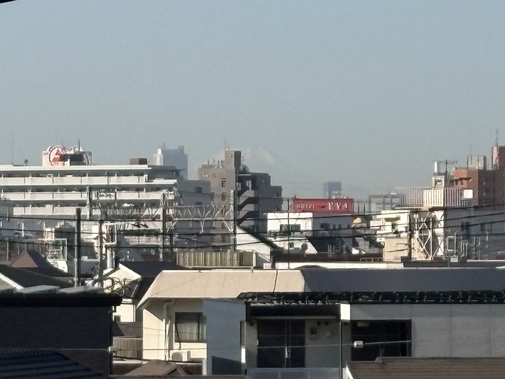 【眺望】 ルーフバルコニーからの眺望。撮影時は曇天でしたので後日再撮影を予定しております。