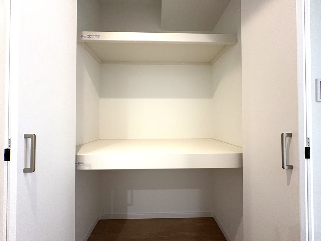 【フトンクローゼット】 奥行があるので寝具の出し入れがしやすいです。