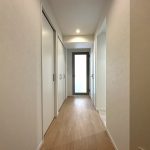 【室内廊下】 玄関からリビングへつながる室内廊下部分の様子です。